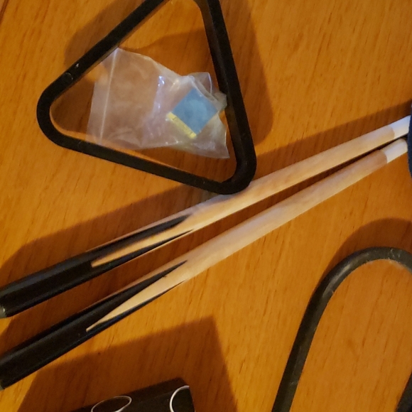 Mini Pool Table - Picture 3 of 4